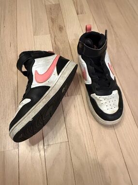 Nike Kids High-Top Sneakers in Black, White and Pink